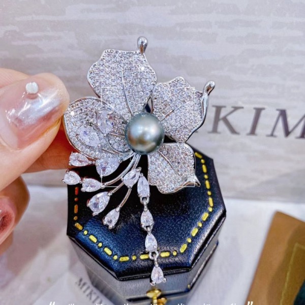 TAHITI PEARL BROOCH