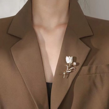 TULIP BROOCH