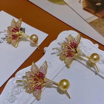  South gold pearl flower brooch  