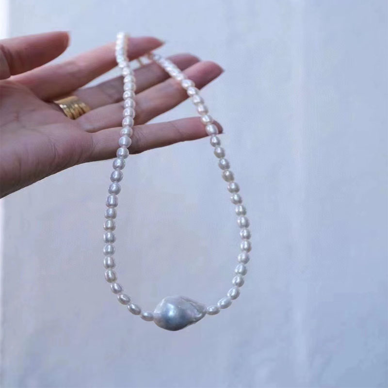 BAROQUE PEARL NECKLACE  