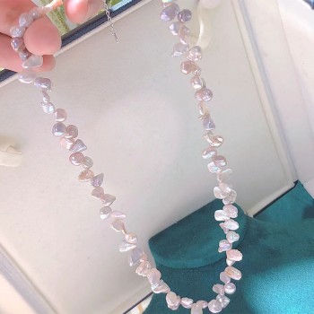 PETAL PEARL NECKLACE