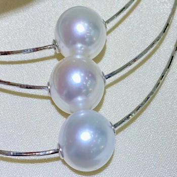 Sterling silver collar with Australian white pearl  